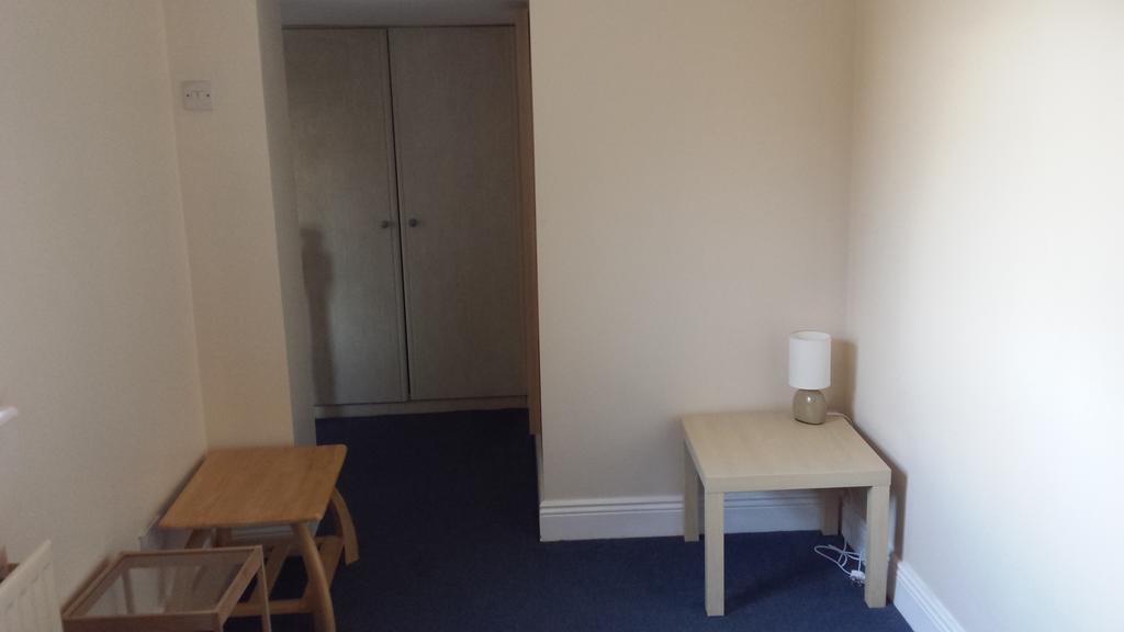 Crompton Hall Apartment *