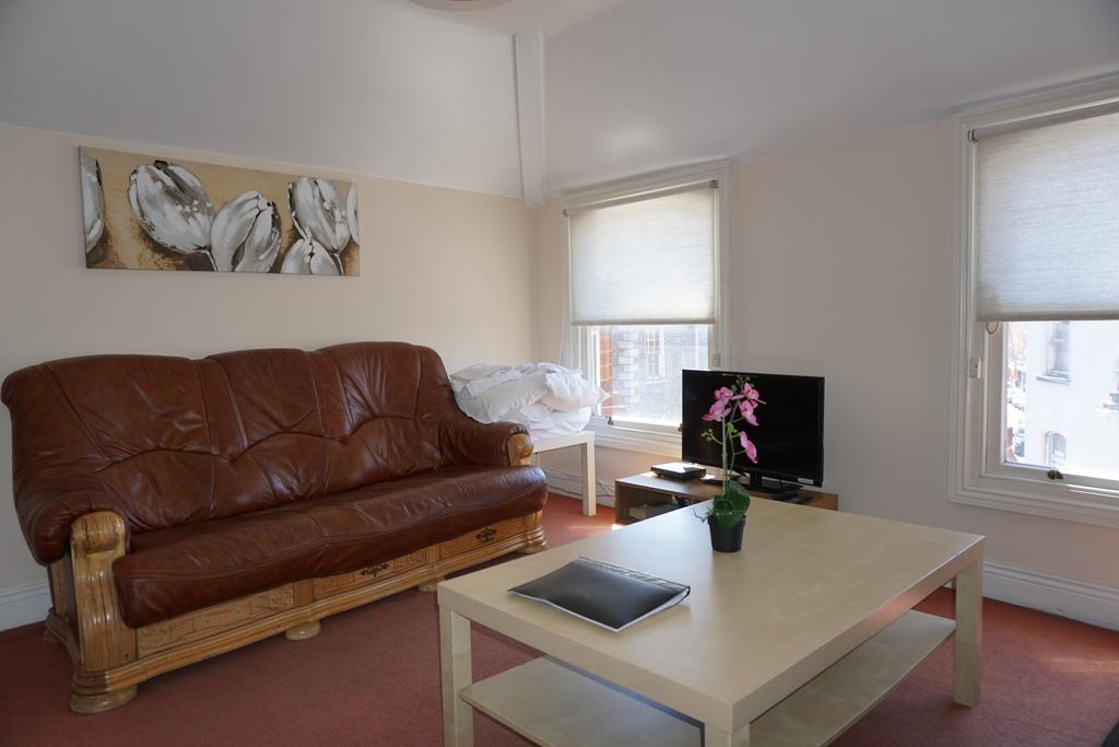 Apartment Crompton Hall