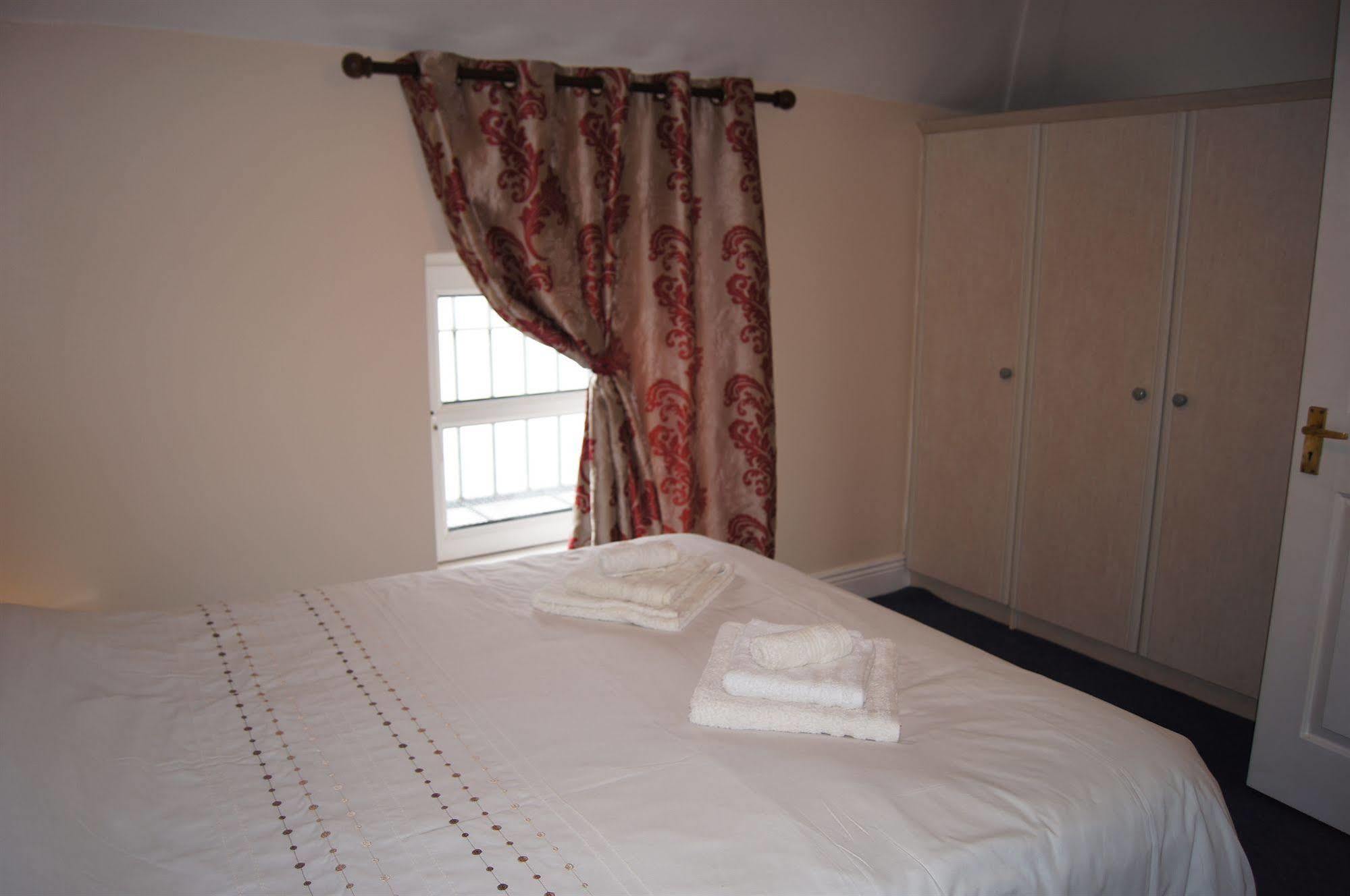 Apartment Crompton Hall