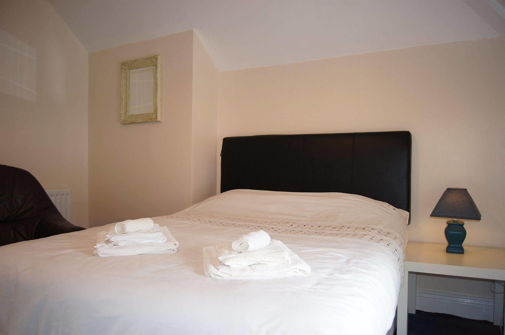 Crompton Hall Apartment *